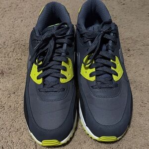 Stylish Gray and Yellow Men's Sneakers